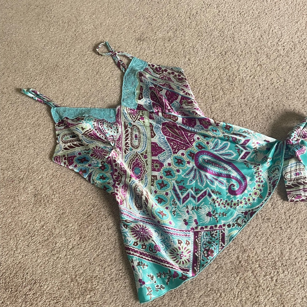 size L satin top